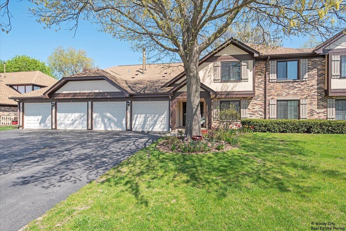 531 Cumberland Tr. #A, Roselle, IL 60172