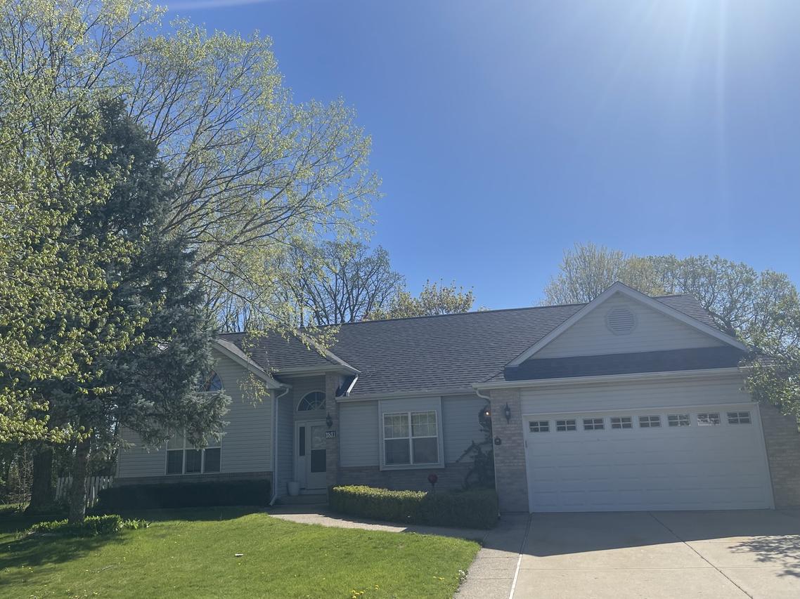1811 Wildflower Ln., Harvard, IL 60033