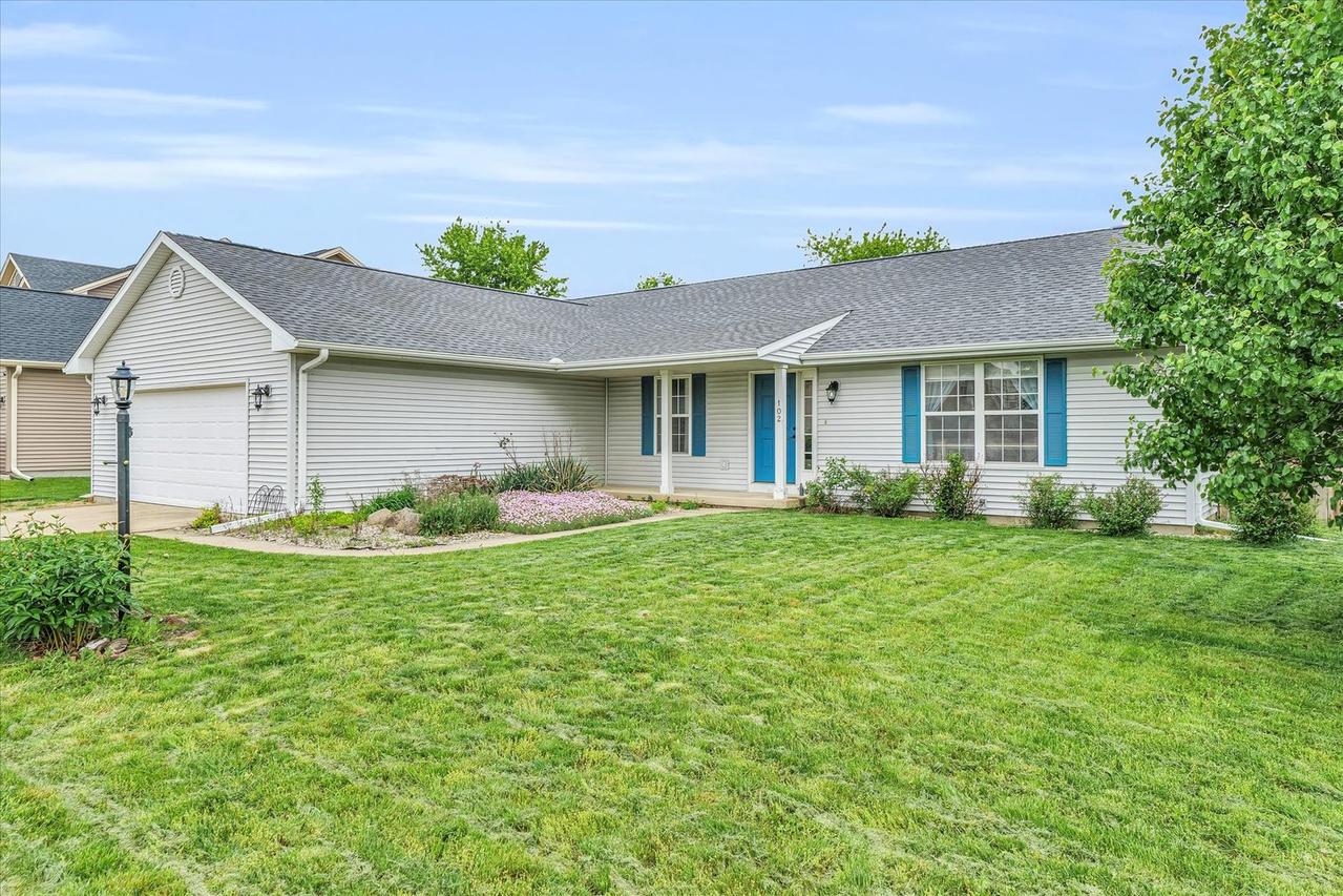 102 Prairie Rose Ln., Savoy, IL 61874