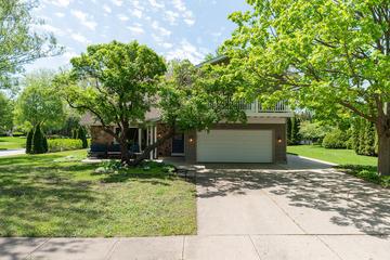 678 Exmoor Ct., Crystal Lake, IL 60014