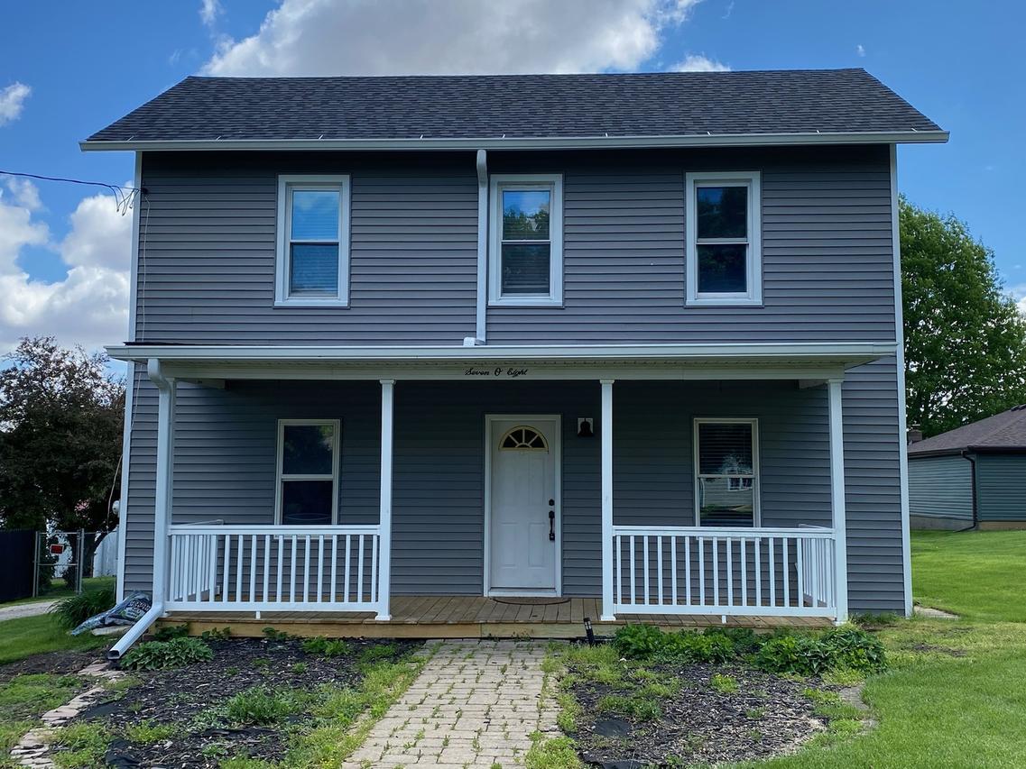 708 N Main St., Roanoke, IL 61561
