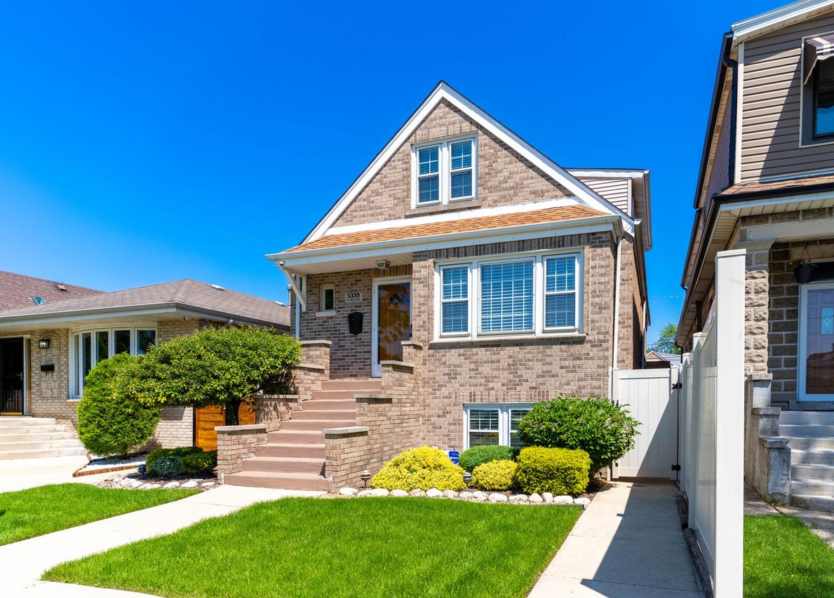 5339 S Meade Ave., Chicago, IL 60638