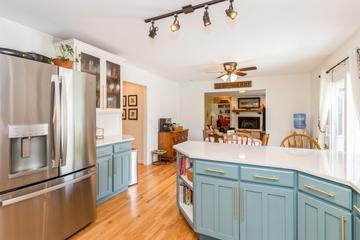 1816 E Vista Ter., Lindenhurst, IL 60046