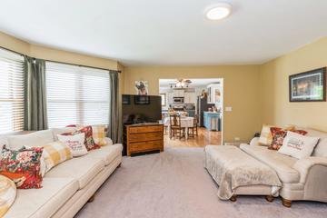 1816 E Vista Ter., Lindenhurst, IL 60046