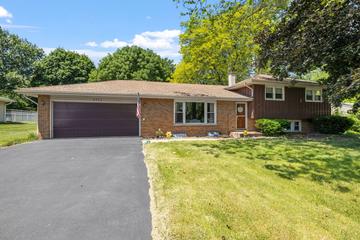 6714 Western Ave., Darien, IL 60561