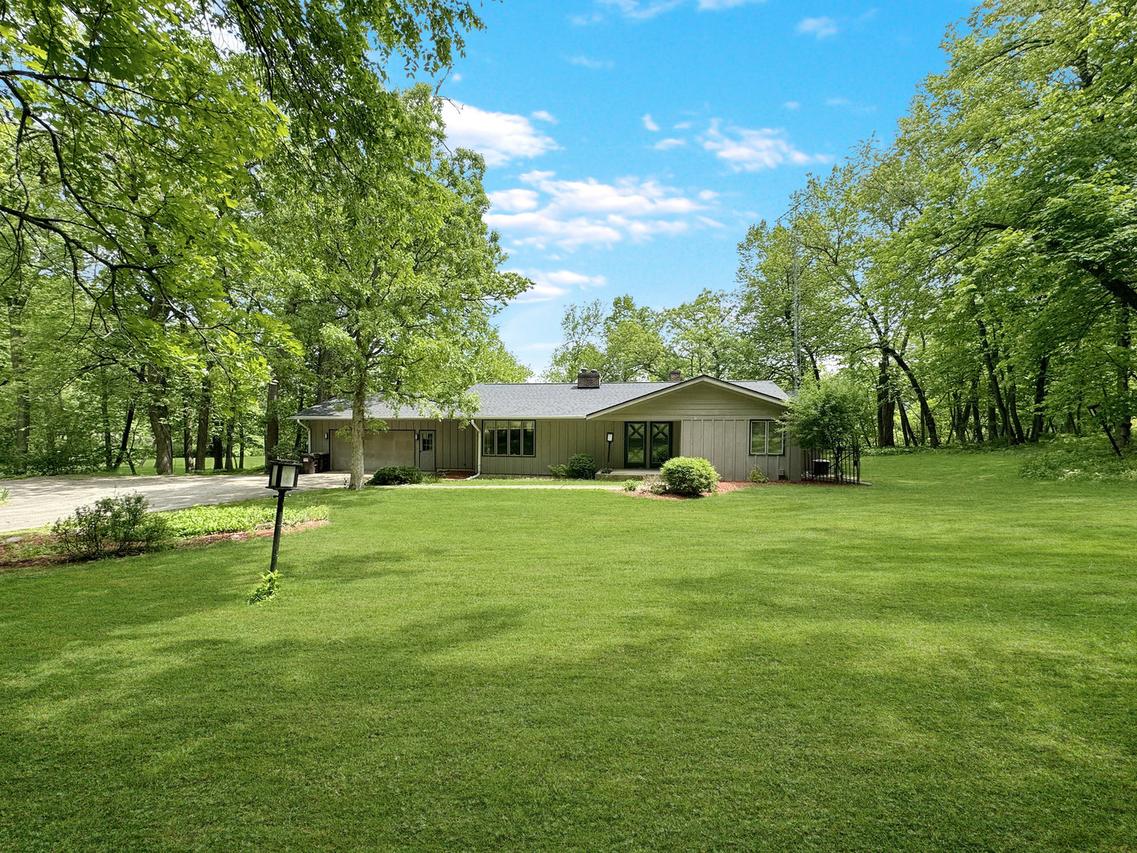 1620 Gladewood Dr., Freeport, IL 61032