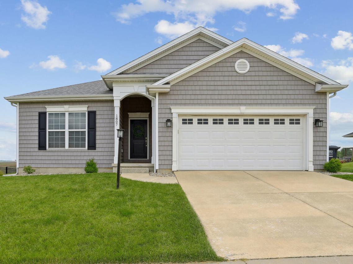 1807 Hillshire Dr., Urbana, IL 61802