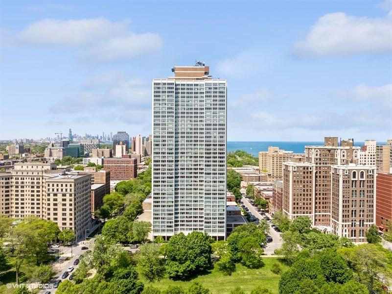 1700 E 56th St. #1001, Chicago, IL 60637