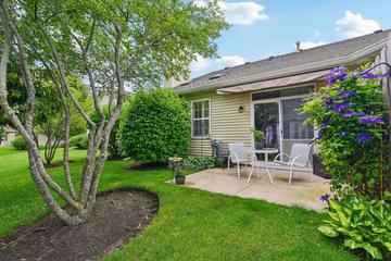 202 Enfield Ln., Grayslake, IL 60030