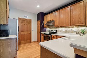 202 Enfield Ln., Grayslake, IL 60030