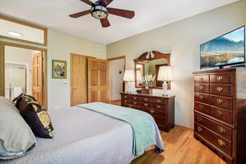 202 Enfield Ln., Grayslake, IL 60030