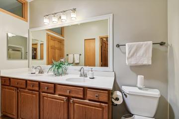 202 Enfield Ln., Grayslake, IL 60030