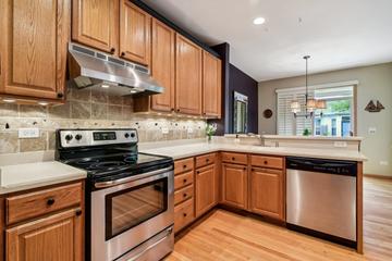 202 Enfield Ln., Grayslake, IL 60030