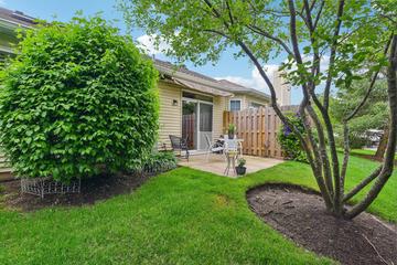 202 Enfield Ln., Grayslake, IL 60030