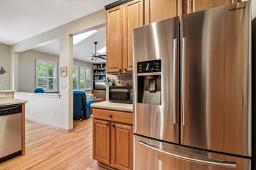 202 Enfield Ln., Grayslake, IL 60030