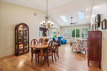 202 Enfield Ln., Grayslake, IL 60030