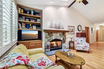 202 Enfield Ln., Grayslake, IL 60030