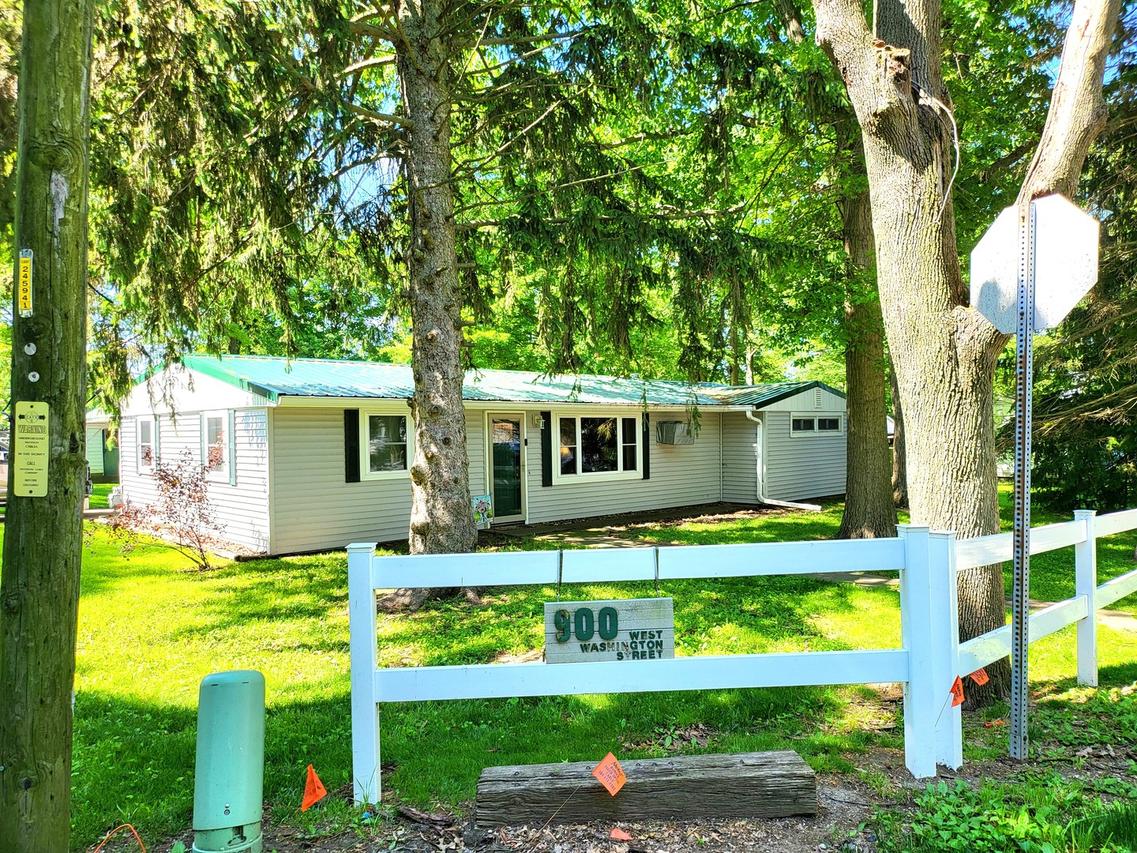 900 W Washington St., Clinton, IL 61727