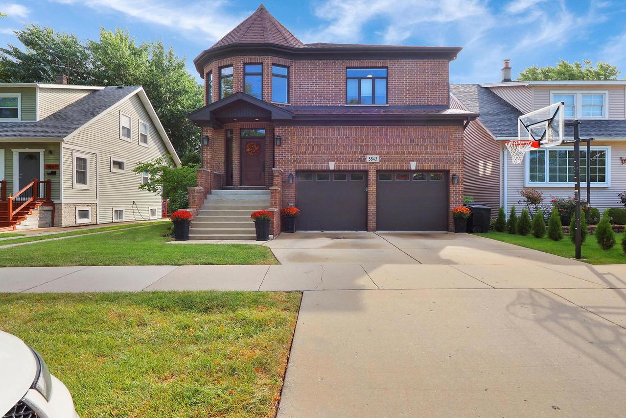 5843 N Oconto Ave., Chicago, IL 60631