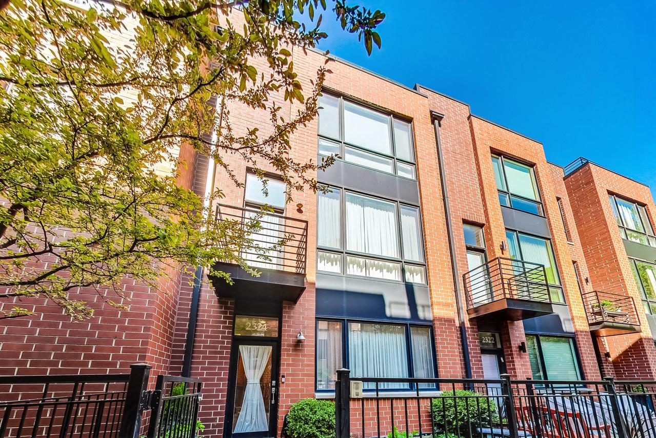 2324 W Wolfram St., Chicago, IL 60618