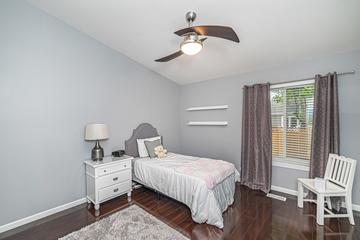 1321 Spalding Dr., Mundelein, IL 60060