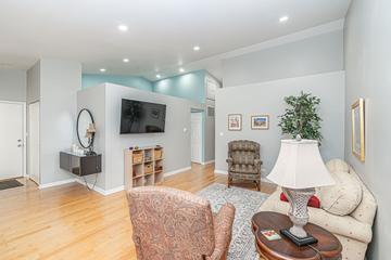 1321 Spalding Dr., Mundelein, IL 60060