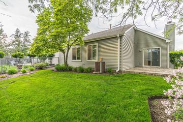 1321 Spalding Dr., Mundelein, IL 60060