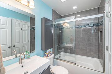 1321 Spalding Dr., Mundelein, IL 60060