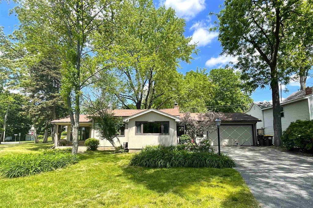 423 Race St., Rockton, IL 61072