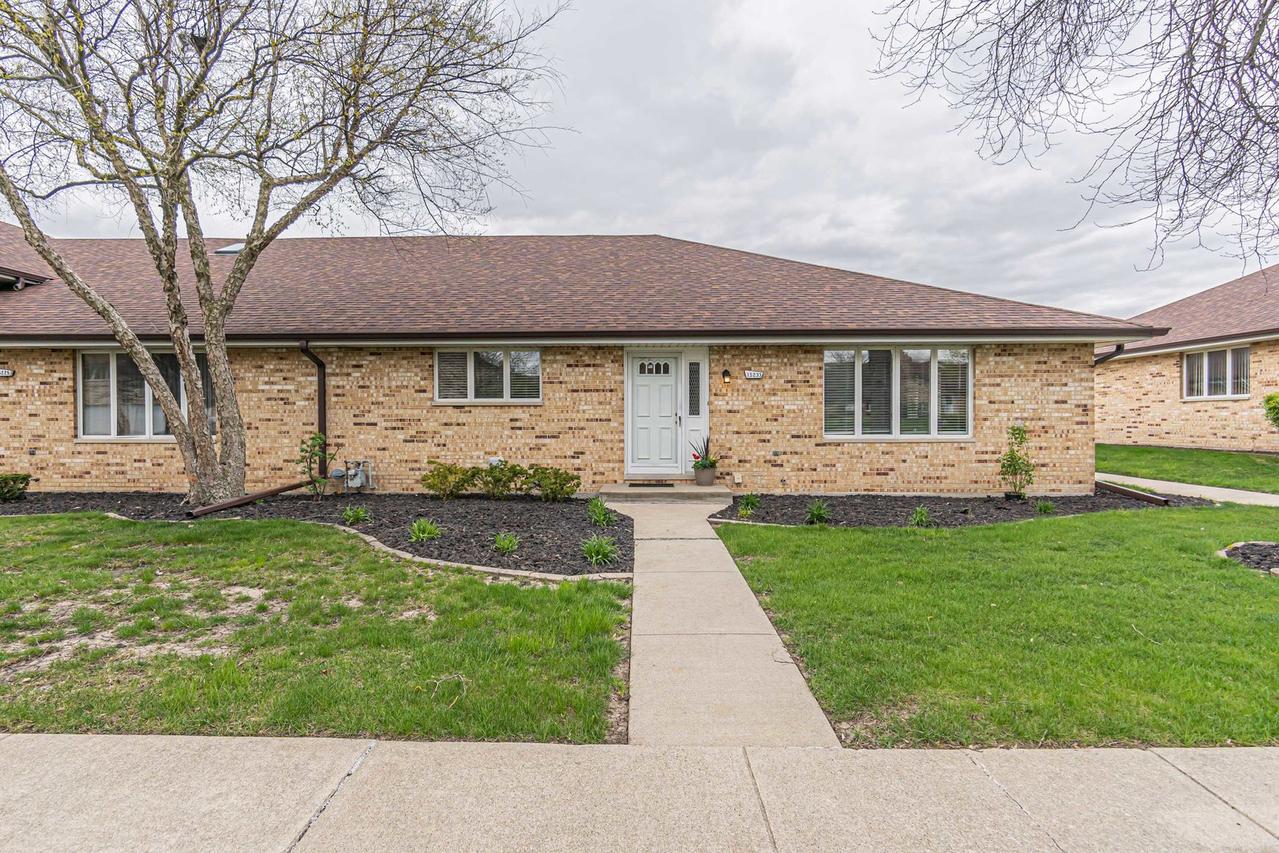 15233 S 73rd Ct. #30, Orland Park, IL 60462