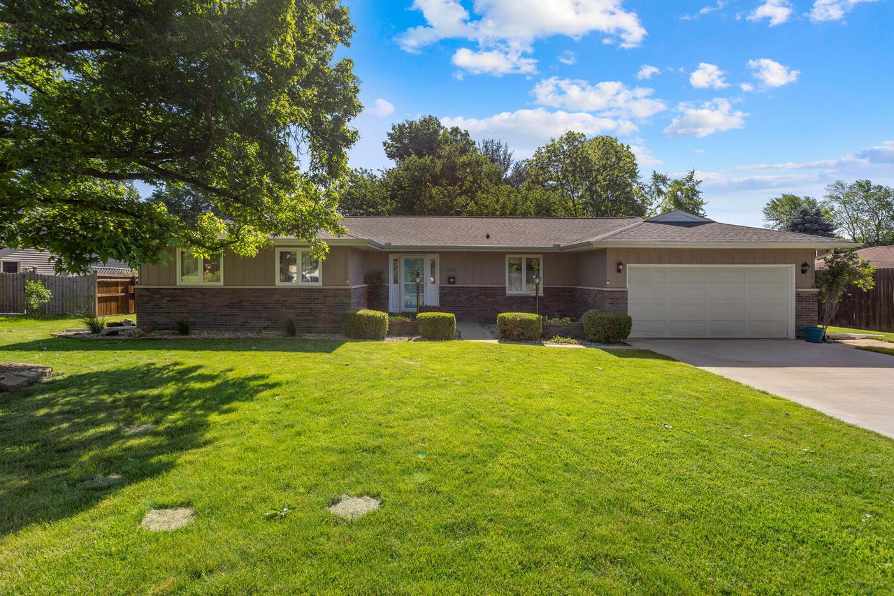512 G.h. Baker Dr., Urbana, IL 61801