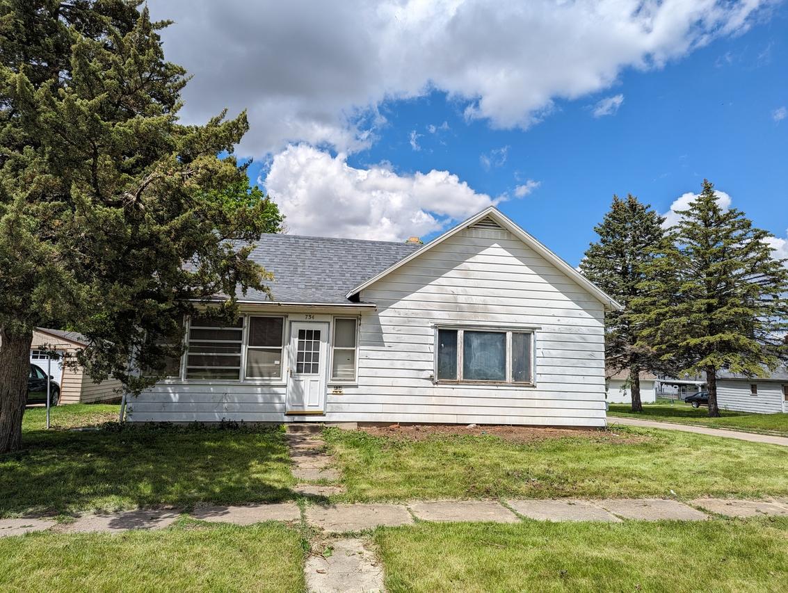 734 E Illinois St., Freeport, IL 61032