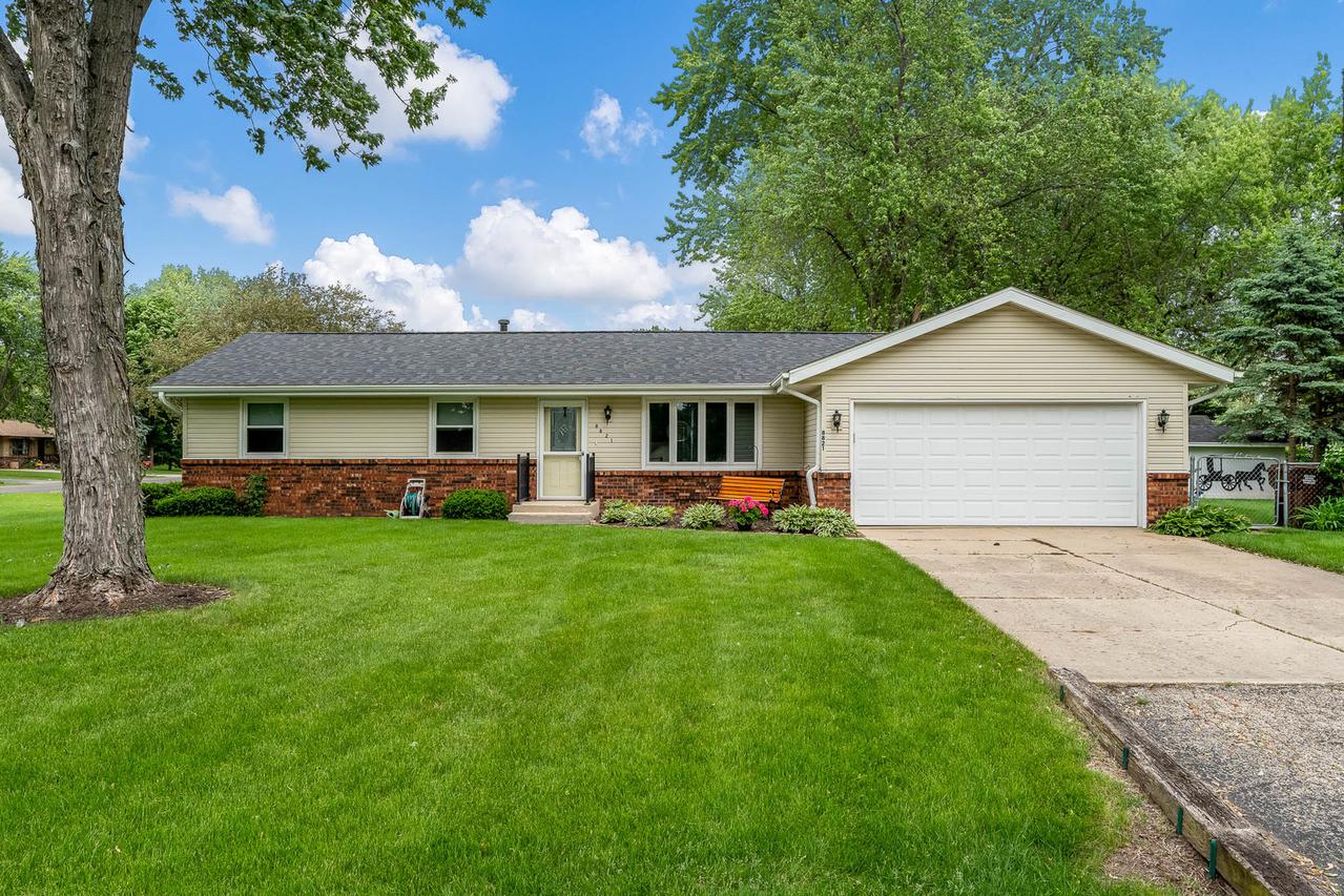 8821 Polaris Dr., Machesney Park, IL 61115