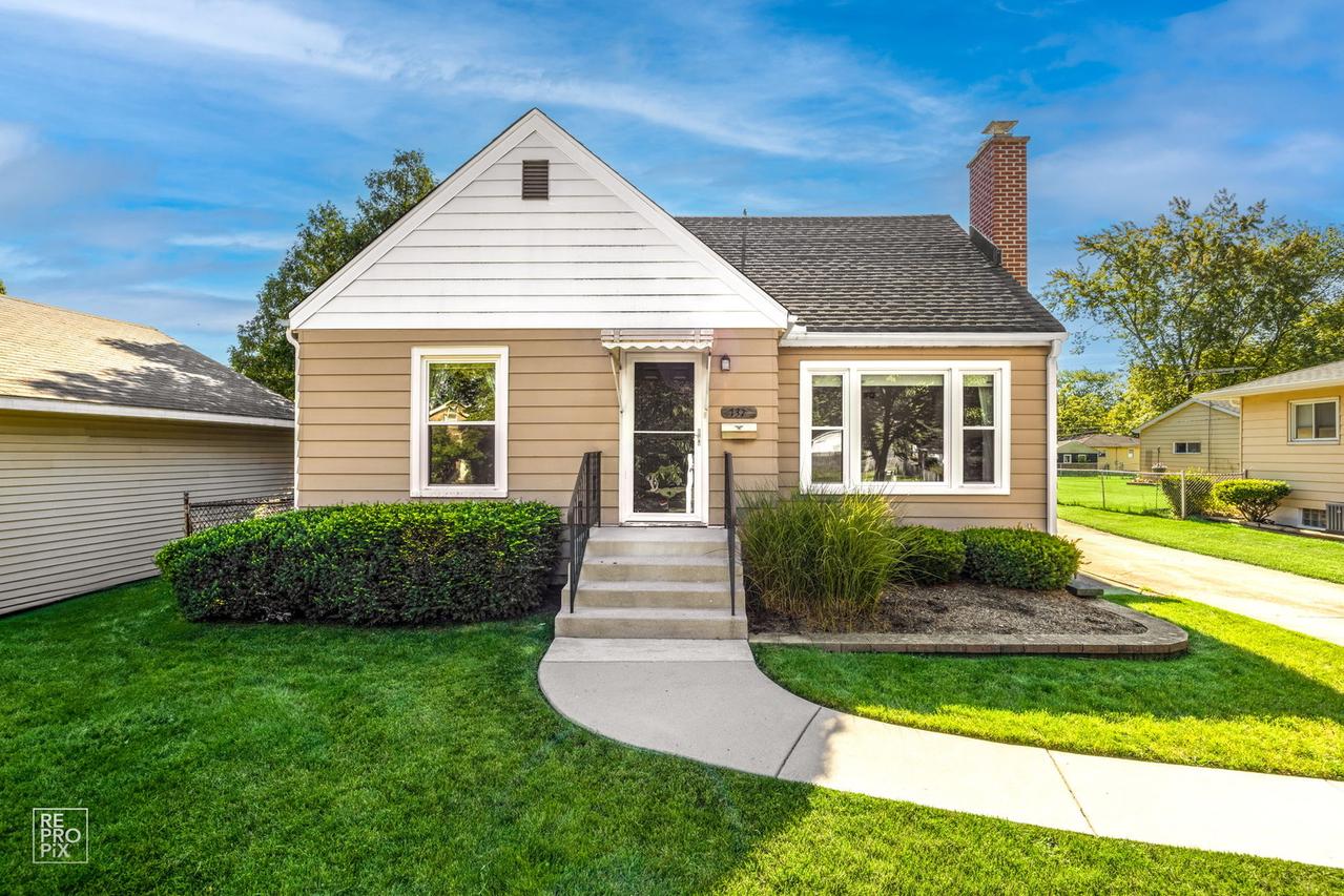 137 N Williams St., Westmont, IL 60559