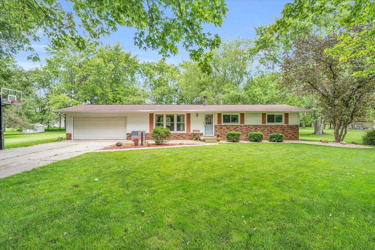 7 Allison Dr., Paxton, IL 60957