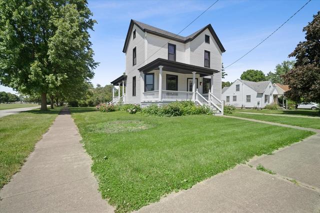 11 E 3rd St., El Paso, IL 61738