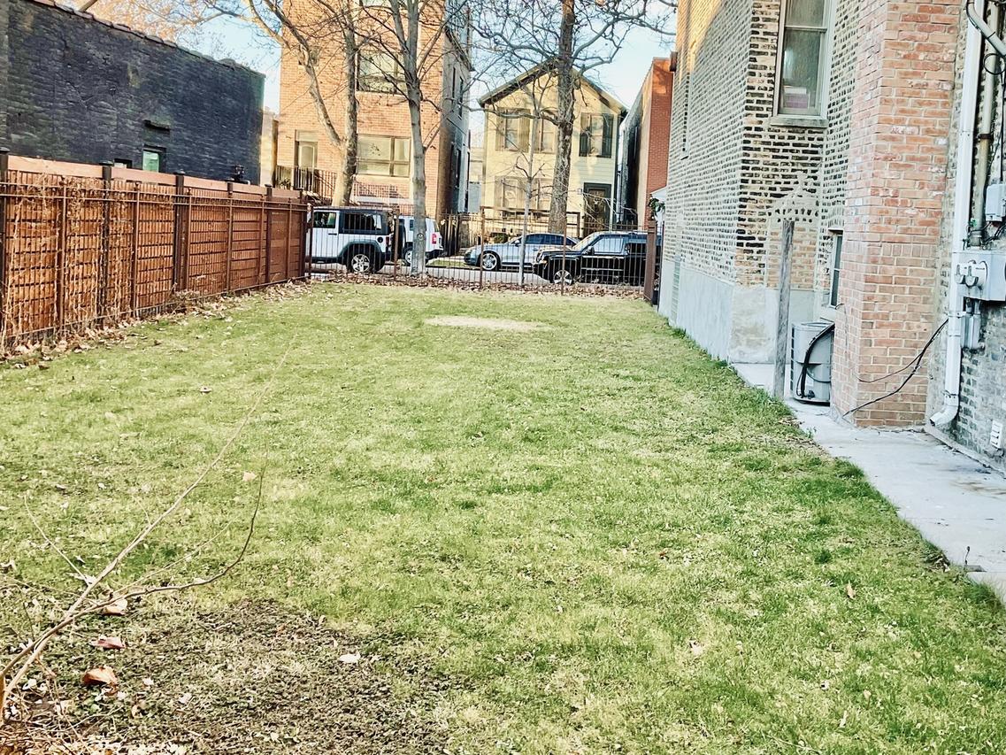 2651 W Huron St., Chicago, IL 60622