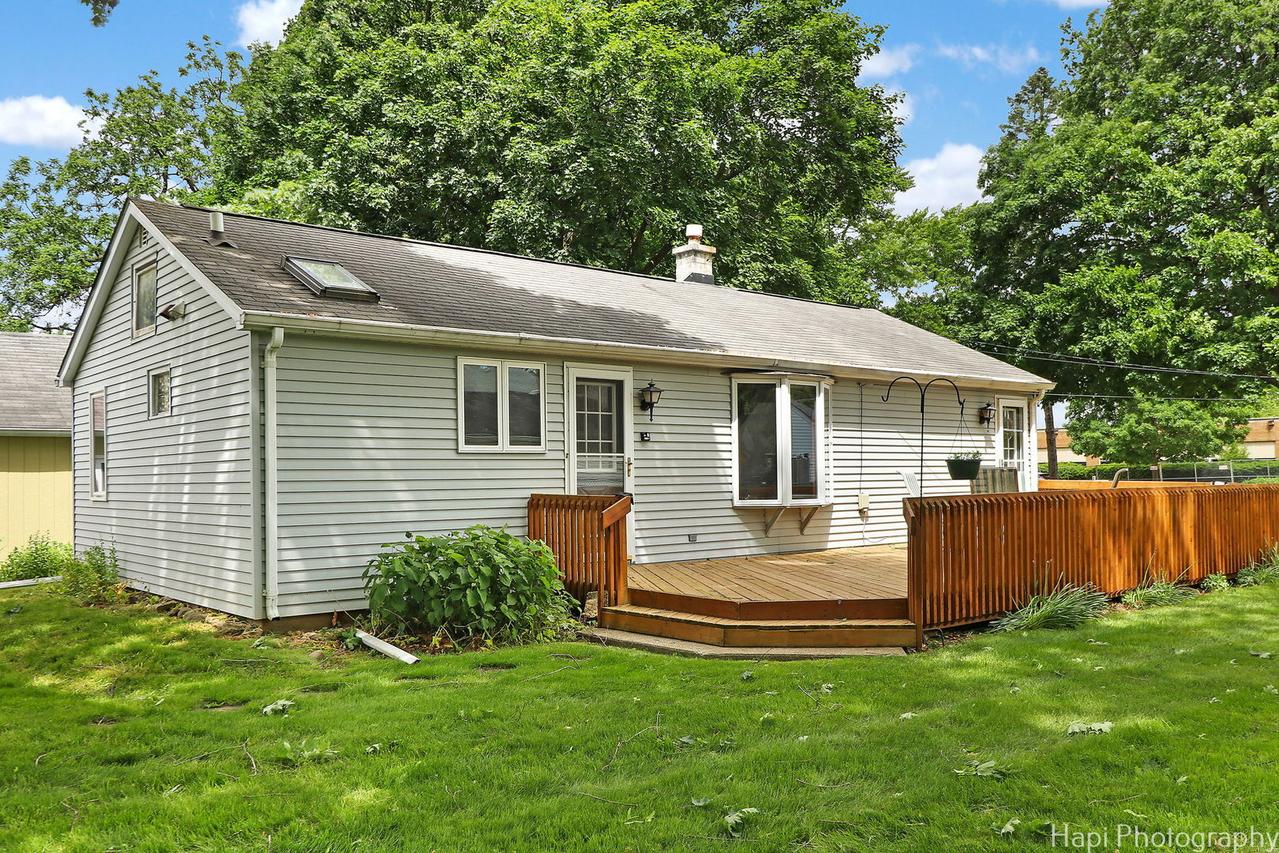 415 Krenz Ave., Cary, IL 60013