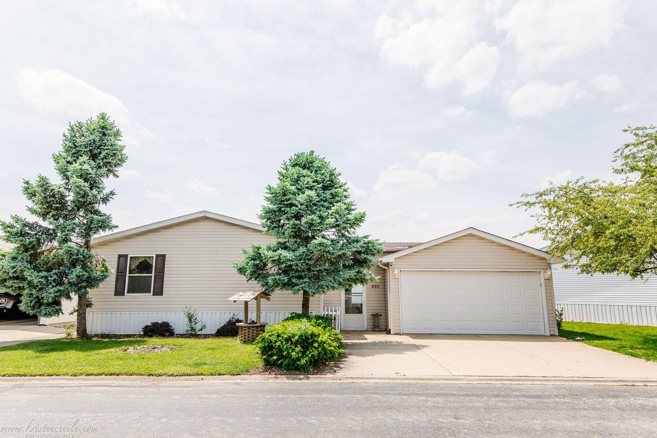 830 Cedar Cir., Manteno, IL 60950