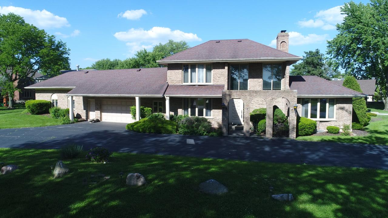 8545 Lakeside Dr., Downers Grove, IL 60516