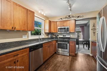 429 Bristol Way, Cary, IL 60013
