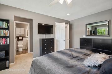 429 Bristol Way, Cary, IL 60013