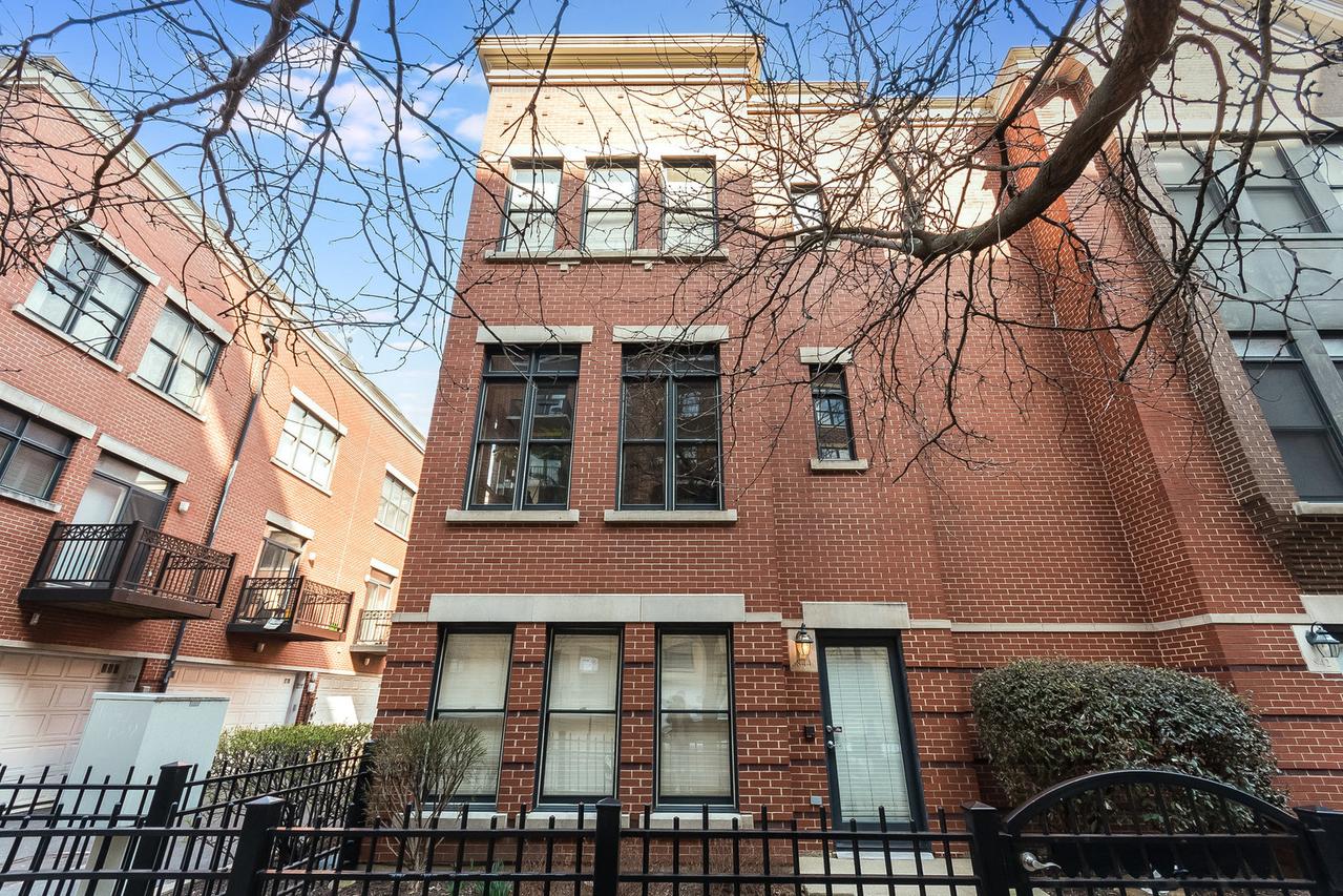 844 W 15th Pl., Chicago, IL 60608