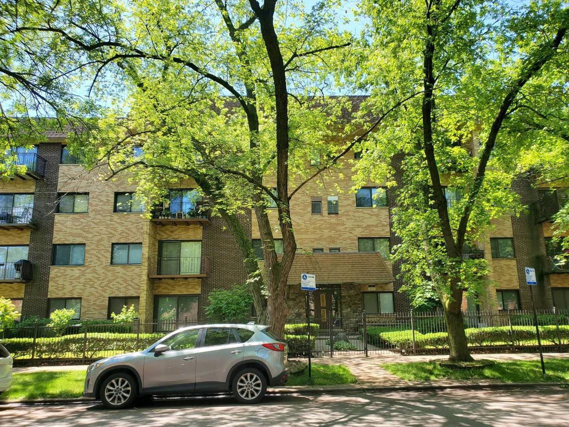 1629 W Greenleaf Ave. #402, Chicago, IL 60626