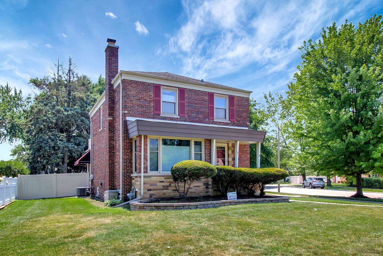 3415 W Maple St., Evergreen Park, IL 60805