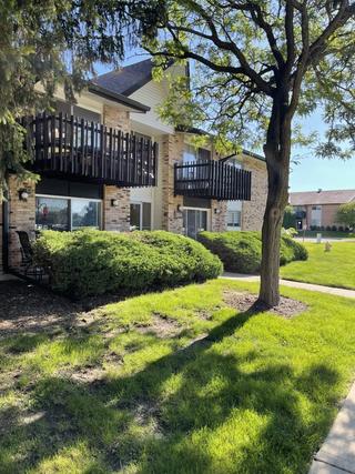 15A Kingery Quarter St. #103, Willowbrook, IL 60527