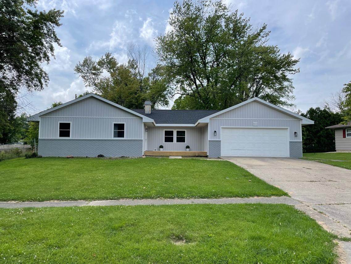 2612 7th St., Charleston, IL 61920