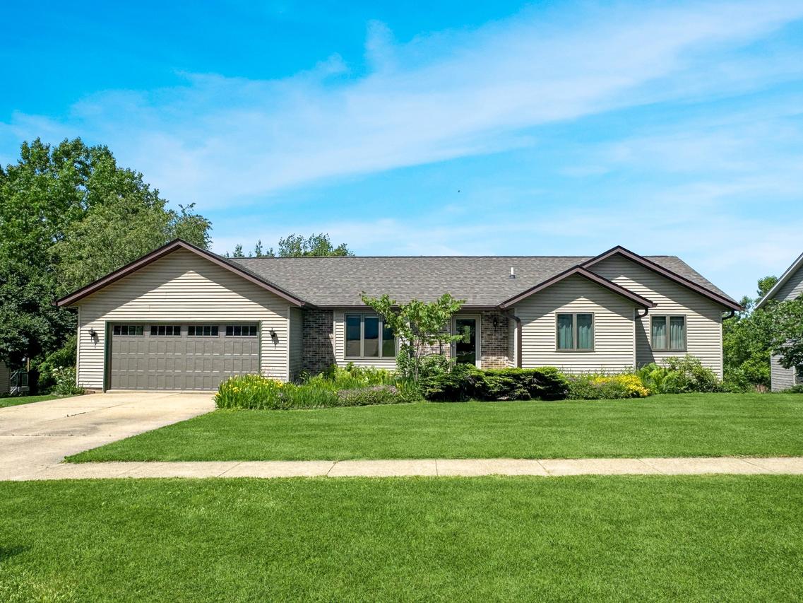 940 N Mesa Dr., Freeport, IL 61032