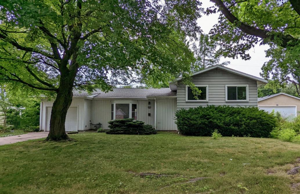 904 E Sunnycrest Dr., Urbana, IL 61801