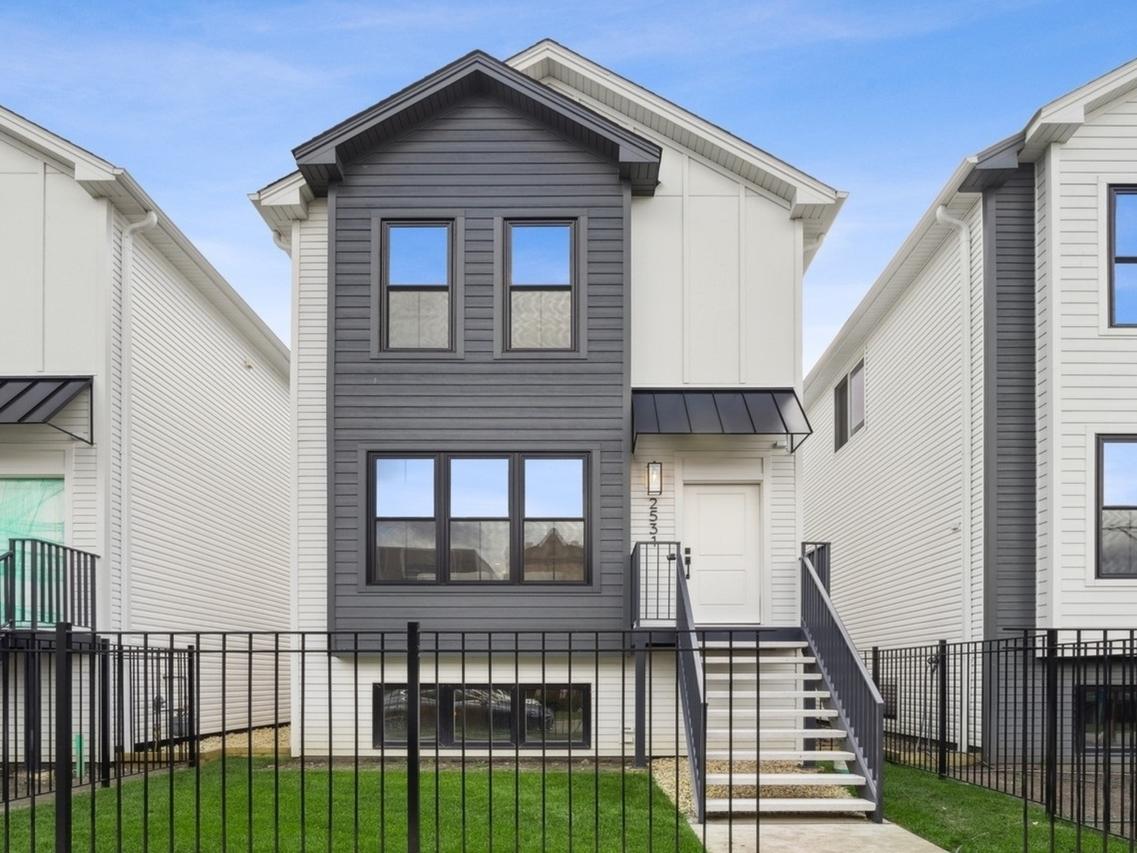 2513 W Lexington St., Chicago, IL 60612